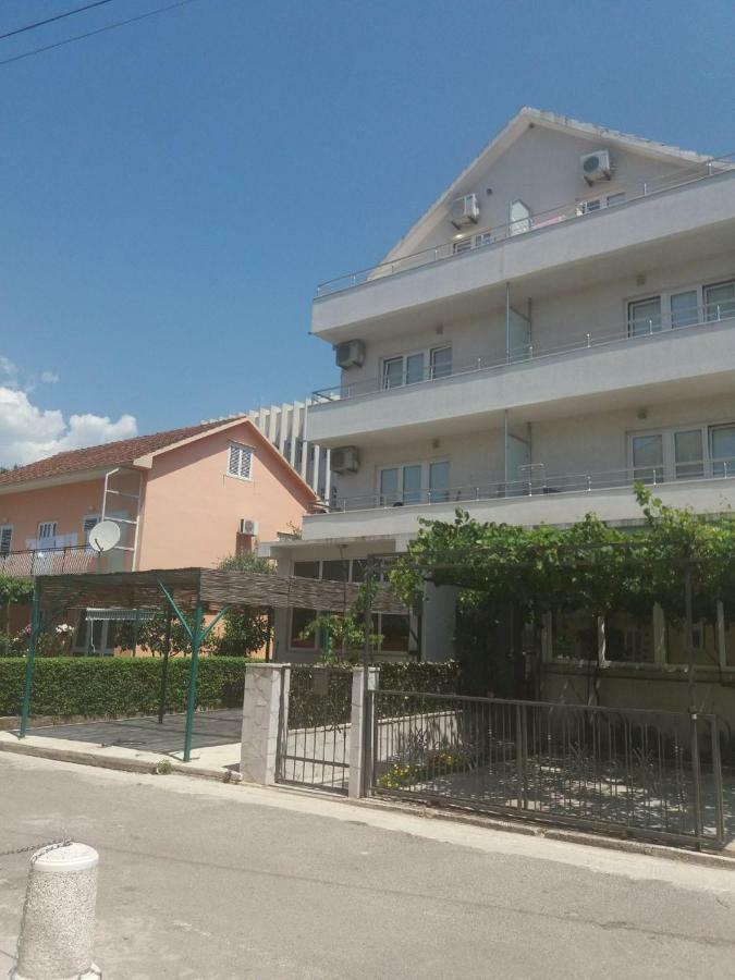 Mona&Mike Apartments Tivat Extérieur photo